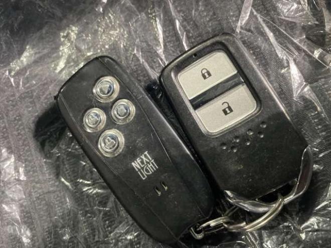 フィット1.5 ハイブリッド Lパッケージ 4WD　ナビ　TV　Rカメラ　レーダーブレーキ　LEDライト　エンスタ　ドラレコ　ETC 1500