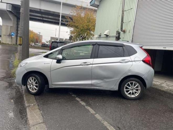 フィット1.5 ハイブリッド Lパッケージ 4WD　ナビ　TV　Rカメラ　レーダーブレーキ　LEDライト　エンスタ　ドラレコ　ETC 1500