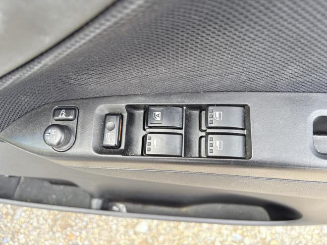 ムーヴ660カスタムR 4WD　ローンが不安な方＜優遇ローン＞寒冷地仕様　ユーザー買取車　社外ナビ 