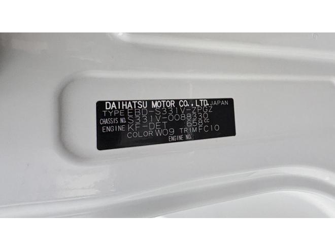 ハイゼットHIJET CRUGO 4WD CRUSE TURBO　錆少ない本州仕入　一家に1台軽パコ入庫　快適TURBO 地デジナビ　電動格納ミラー　ETC 全磨き済　エンジンオイル交換　オイルエレメント交換　ATF交換 4WD 660 5Dr