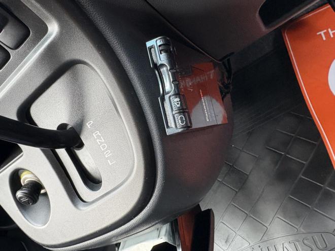 ハイゼットHIJET CRUGO 4WD CRUSE TURBO　錆少ない本州仕入　一家に1台軽パコ入庫　快適TURBO 地デジナビ　電動格納ミラー　ETC 全磨き済　エンジンオイル交換　オイルエレメント交換　ATF交換 4WD 660 5Dr