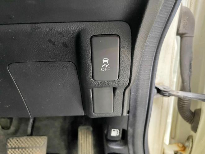 N-BOX660カスタムG Lパッケージ 4WD 5年保証 スマキー ナビTV Bカメ ETC 寒冷地仕様 禁煙 車検整備2年付 修復歴無