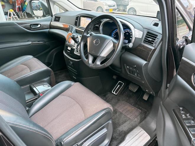 エルグランド2.5 250ハイウェイスター 4WD　ローンが不安な方＜優遇ローン＞1年保証　本州仕入　寒冷地仕様