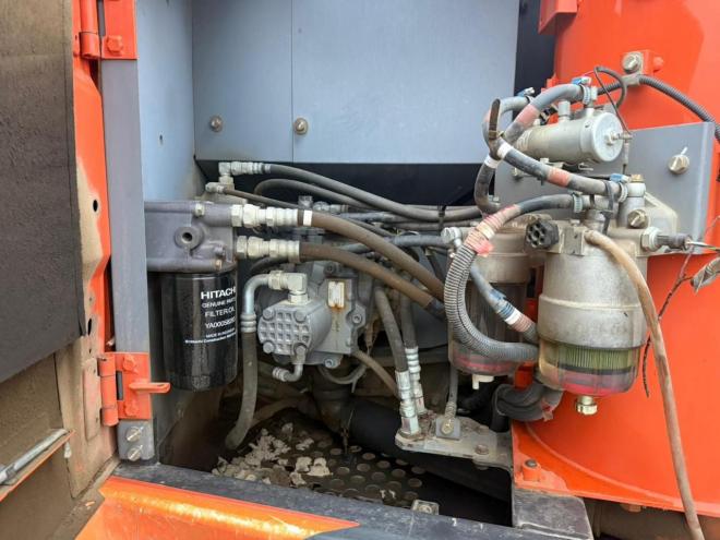 バックホーZX120-5B