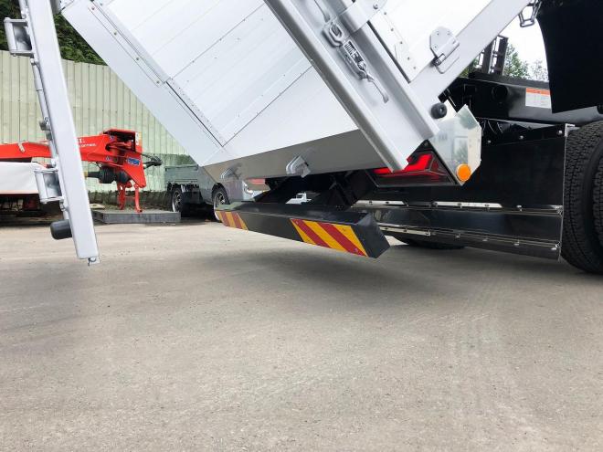 レンジャープロ未使用　ワイドファームダンプ　5.3m　中型トラック　nfd