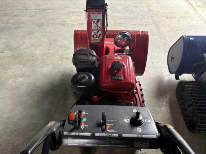 除雪機ホンダ8馬力14.8万円　ヤマハ6馬力 9.8万円　