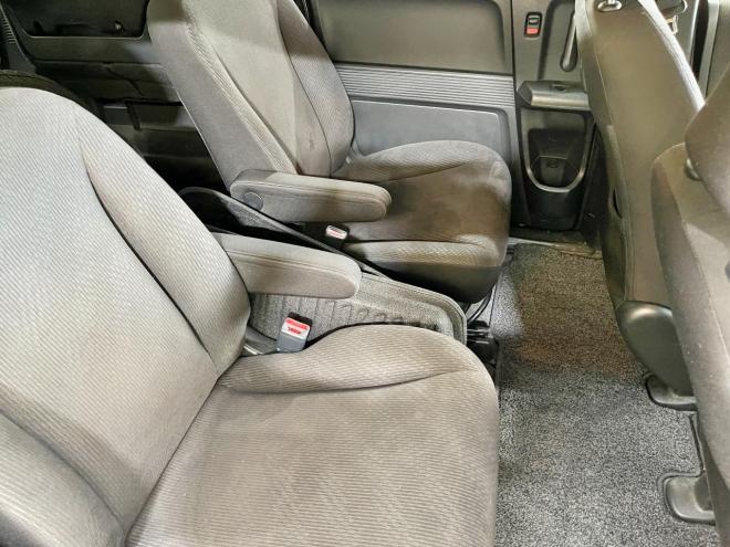 フリード1.5Gジャストセレクション 4WD 5年保証 パワスラ ナビTV 夏冬タイヤ Bカメ 寒冷地仕様 禁煙 車検整備2年付 修復歴無