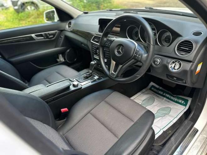 ベンツCクラス C180 アバンギャルド　クルーズコントロール　ABS　ナビTV　バックカメラ　ETC　革シート　キーレス　パワステ　パワーウィンドウ　電動シート　横滑り防止装置　盗難防止装置 正規輸入車 2WD 1800