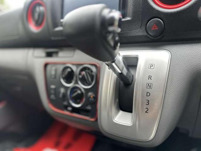 キャラバンNV350 2.5 プレミアムGX ロングボディ ディーゼルターボ 4WD　パワーウィンドウ　パワステ　社外ナビ　社外アルミ　ABS　キーレス　バックカメラ　エンジンスターター　ETC　リアヒーター　リアクーラー　盗難防止装置 2500