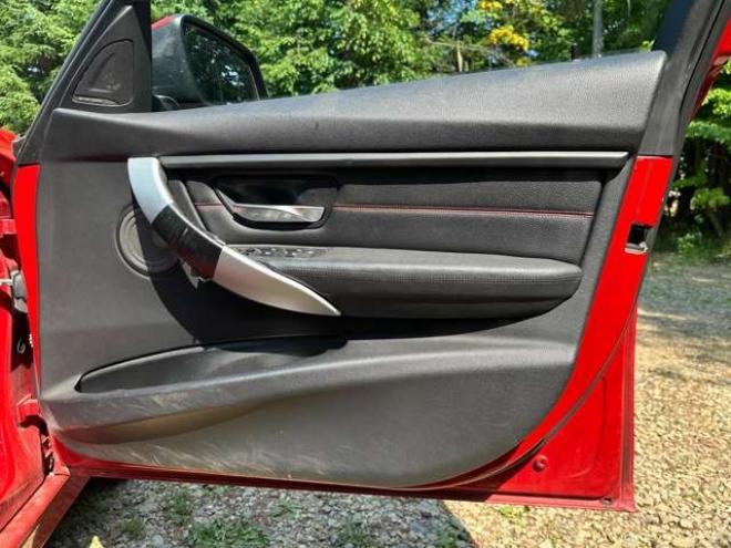 BMW3シリーズ 320i xドライブ 4WD　電動シート/ナビ/Bカメラ/CD/Bluetooth 正規輸入車 2000