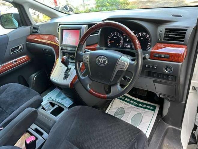 ヴェルファイア3.5 Z プラチナセレクションII 4WD　両側電動スライドドア　パワステ　パワーウィンドウ　ABS　クルーズコントロール　電動リアゲート　地デジナビ　バックカメラ　ETC　キーレス　純正アルミ　3列シート　後席モニター 3500