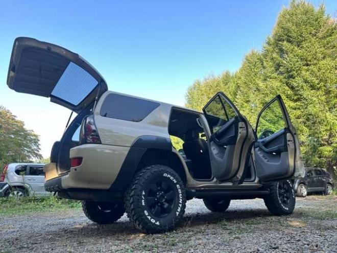 ハイラックスサーフ2.7 SSR-X アメリカンバージョン 4WD　コンビハンドル　社外ナビ　バックカメラ　ETC　社外スターター　社外ヘッドライト　シートカバー　パワーウィンドウ　パワステ　純正アルミ　ABS　キーレス　社外テール　社外グリル 2700