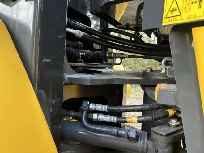 ホイールローダコマツ　WA30-6E0　18h 除雪仕様　純正キャビン　ヒーター　デフロスタ　純正AM/FMラジオ　FRワイパー　LED作業灯　スパイクタイヤ 2WD 1640