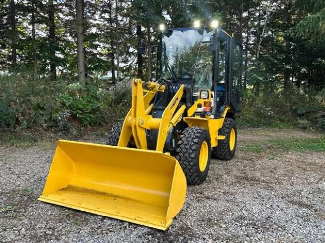 ホイールローダコマツ　WA30-6E0　18h 除雪仕様　純正キャビン　ヒーター　デフロスタ　純正AM/FMラジオ　FRワイパー　LED作業灯　スパイクタイヤ 2WD 1640