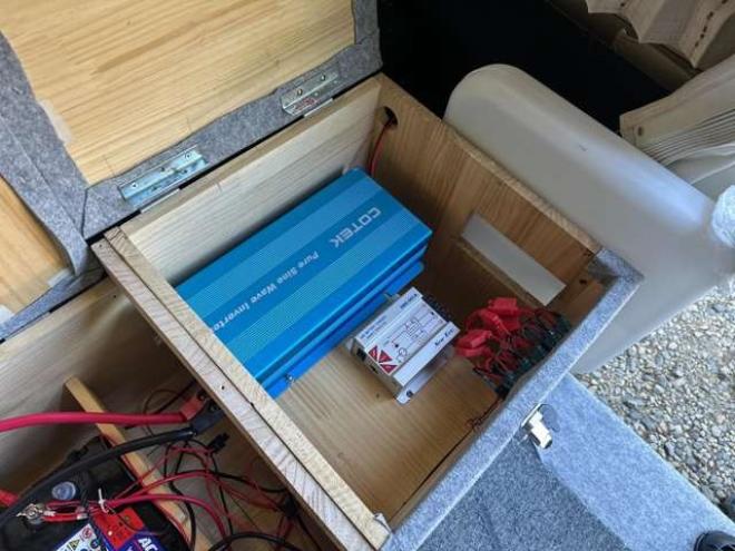 ハイエースバン2.7 DX ワイド スーパーロング ハイルーフ GLパッケージ 4WD　ハイルーフ　サブバッテリー　ベットキット　ワンオーナー　パワステ　パワーウィンドウ　キーレス　片側スライドドア 2700