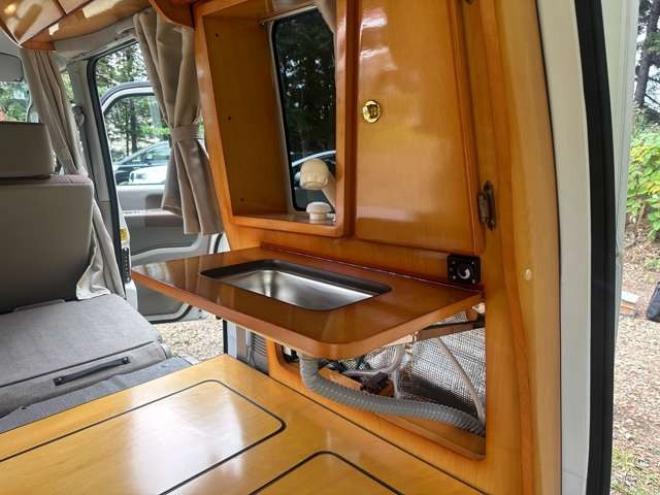 エブリィジョイン ハイルーフ 4WD　ポップアップルーフ　FFヒーター　サブバッテリー　700Wインバータリアヒーター　シンク　給水タンク　テーブル　禁煙車　パワステ　パワーウィンドウ　キーレス 660