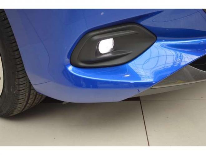 スイフト1.2 ハイブリッド MZ 4WD　ワンオーナー車ハイブリッド4WDセーフティサポート搭載スズキコネクト対応通信機装着車9インチディスプレイオーディオ電動パーキングブレーキアダプティブクルーズコントロールLEDライト 1200