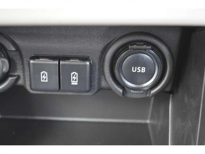 スイフト1.2 ハイブリッド MZ 4WD　ワンオーナー車ハイブリッド4WDセーフティサポート搭載スズキコネクト対応通信機装着車9インチディスプレイオーディオ電動パーキングブレーキアダプティブクルーズコントロールLEDライト 1200