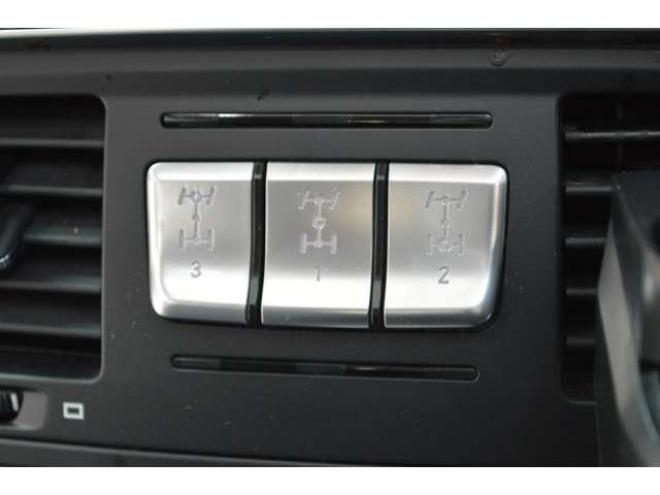 ベンツGクラス G350d ロング ディーゼルターボ 4WD　G350d ロング ディーゼルターボ 4WD　ワンオーナー車ACC　SR　黒革シート　harmankardonサウンド　ナビ　TV　Bカメラ　Bluetooth接続　メモリ付き電動シート　シートヒーター　Hバイキセノン　アンビエントライト 正規輸入車 3000