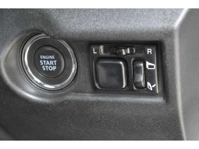 ジムニーXC 4WD　ワンオーナー4WDターボオートマチックセーフティサポート搭載デュアルセンサーブレーキサポート誤発信抑制機能ドライブレコーダーLEDライトクルーズコントロール 660