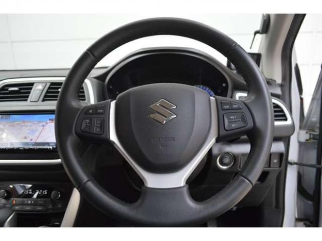 SX4S-CROSS 1.6 4WD　ワンオーナー車ALLGRIP4WD横滑り防止装置パドルシフト横滑り防止装置7インチワイドナビTVディスチャージヘッドライトETCクルーズコントロール 