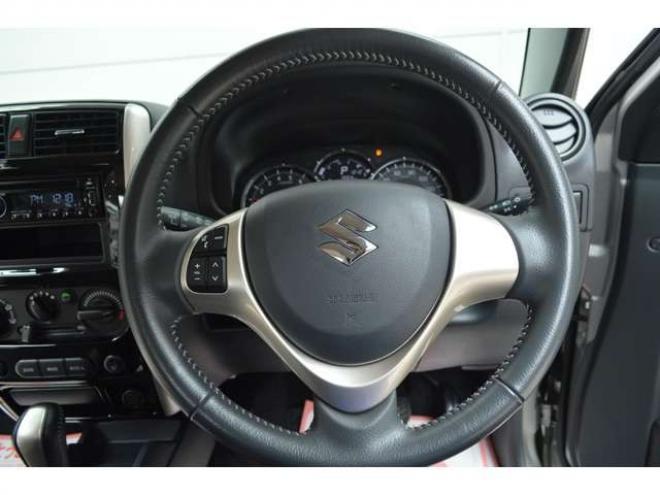 ジムニーランドベンチャー 4WD　ワンオーナー特別仕様車4WDターボフロアオートマチックCDハーフレザーシートヒーター 660