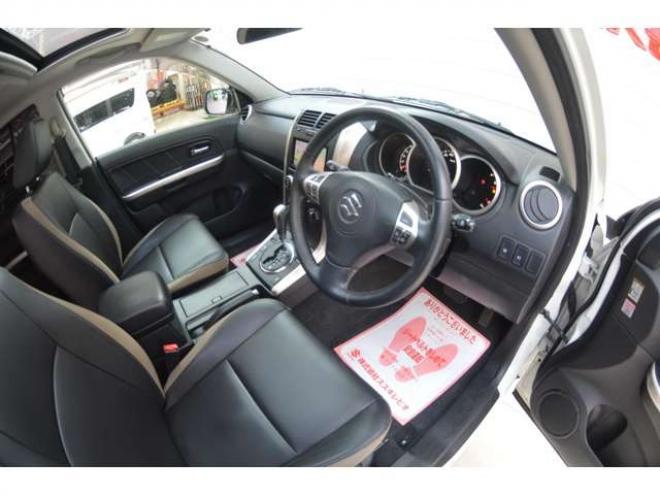 エスクード2.4 ランドブリーズ 4WD　ワンオーナー特別仕様車4WD横滑り防止装置クルーズコントロールSDナビTVバックカメラHIDライト電動ガラスサンルーフクルーズコントロール 2400