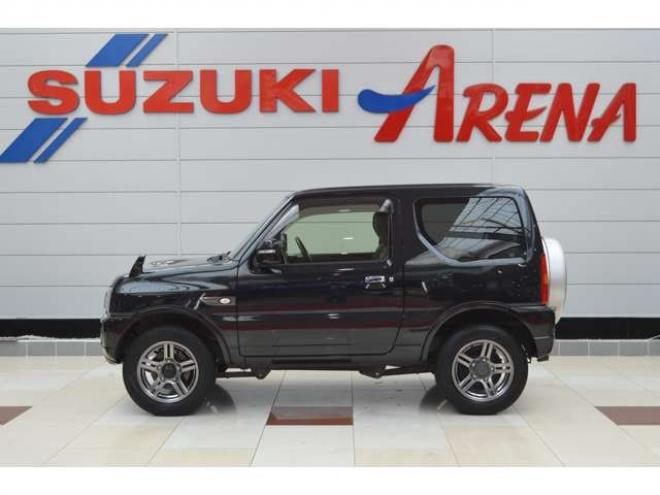 ジムニーランドベンチャー 4WD　ワンオーナー特別仕様車5速マニュアル4WDターボ7インチワイドナビTVバックカメラETCハーフレザーシートヒーター 660