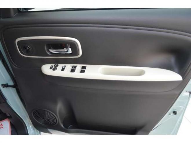 ワゴンRスマイルハイブリッド X 4WD　クリームコーデセーフティサポートスズキコネクト対応9インチ全方位ナビLEDハイブリット4WDセーフティサポート搭載アイドリングストップハイビームアシストLEDライト両側オートスライドドアパーキングセンサー 登録済未使用車 660