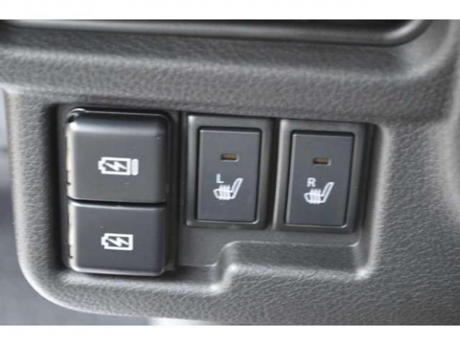 ワゴンRスマイルハイブリッド X 4WD　クリームコーデセーフティサポートスズキコネクト対応9インチ全方位ナビLEDハイブリット4WDセーフティサポート搭載アイドリングストップハイビームアシストLEDライト両側オートスライドドアパーキングセンサー 登録済未使用車 660