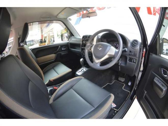 ジムニーランドベンチャー 4WD　ワンオーナー特別仕様車4WDターボCDハーフレザーシートヒーターウインカーミラーヒーター 660