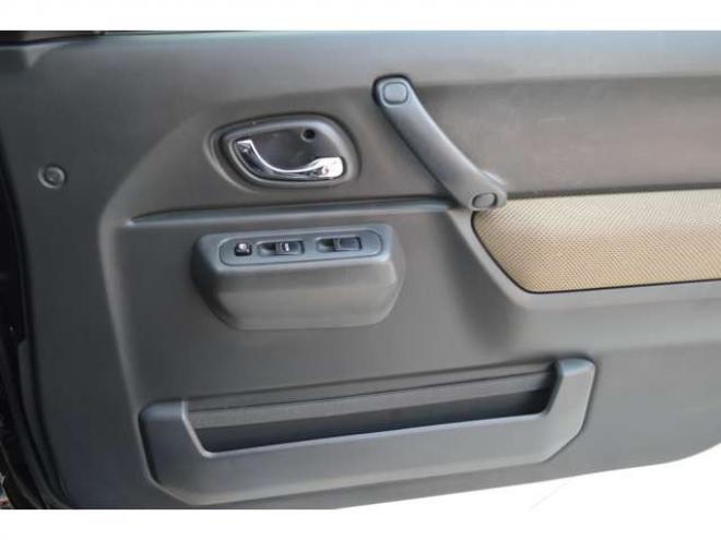 ジムニーランドベンチャー 4WD　ワンオーナー特別仕様車4WDターボCDハーフレザーシートヒーターウインカーミラーヒーター 660