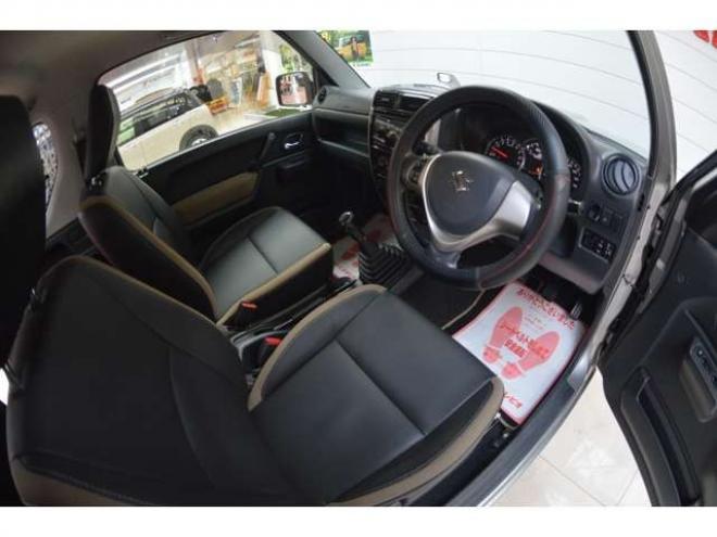 ジムニーランドベンチャー 4WD　ワンオーナー特別仕様車5速マニュアル4WDターボハーフレザーシートヒーターETCドライブレコーダー 660