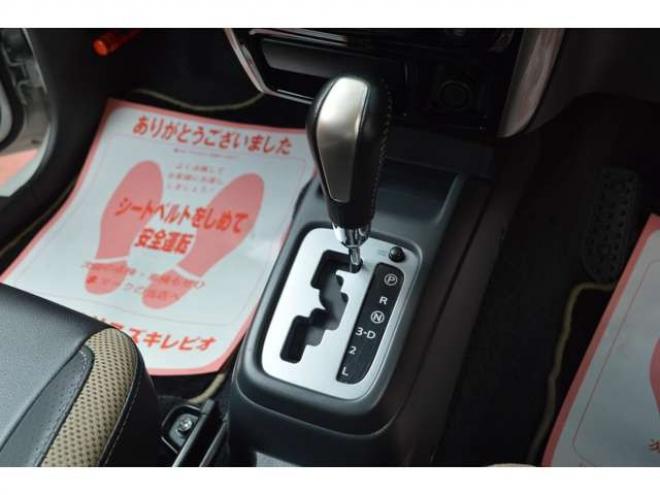 ジムニーランドベンチャー 4WD　ワンオーナー特別仕様車パートタイム4WDターボSDナビTVハーフレザーシートヒーター禁煙車マッドフラップ純正16インチアルミホイル 660