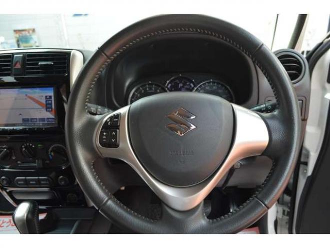 ジムニーランドベンチャー 4WD　ワンオーナー特別仕様車パートタイム4WDターボSDナビTVハーフレザーシートヒーター禁煙車マッドフラップ純正16インチアルミホイル 660