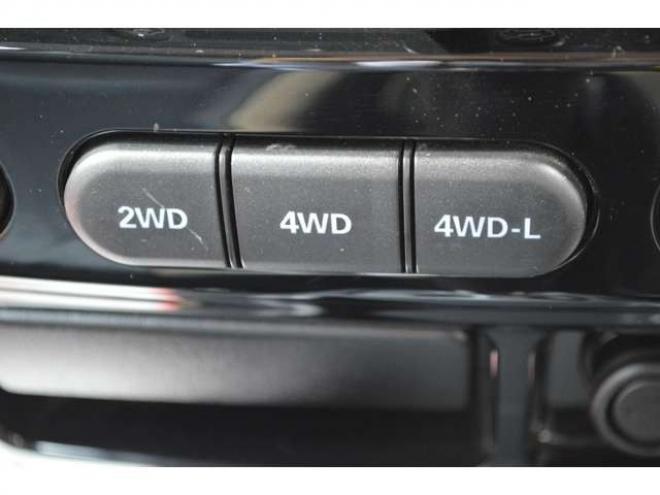 ジムニーランドベンチャー 4WD　ワンオーナー特別仕様車パートタイム4WDターボSDナビTVハーフレザーシートヒーター禁煙車マッドフラップ純正16インチアルミホイル 660