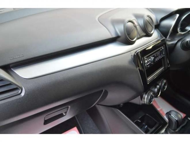 スイフト1.2 XG スズキ セーフティサポート非装着車 4WD　ワンオーナー車4WD横滑り防止装置ABSシートヒータードアミラーヒーターCDスマートキープッシュスタート社外15インチアルミ 1200