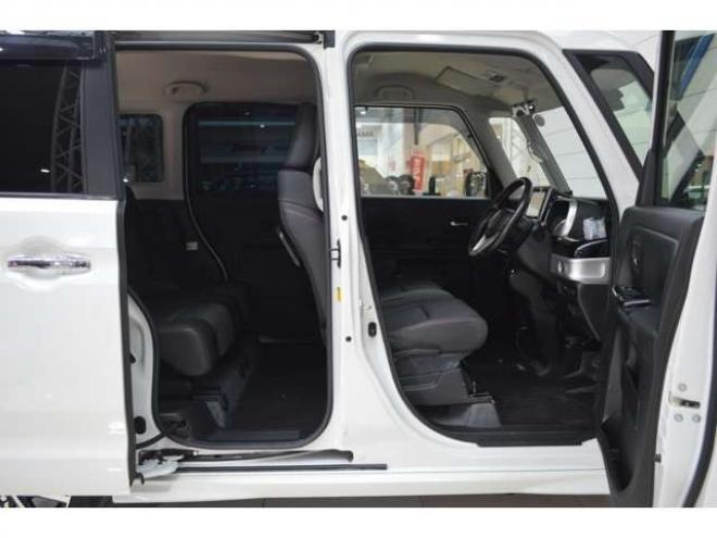 スペーシアカスタム ハイブリッド XSターボ 4WD　ワンオーナー車ハイブリッド4WDターボセーフティサポート搭載デュアルカメラブレーキサポート後退時ブレーキサポート両側オートスライドドア全方位モニター付8インチナビTVバックカメラアダプティブクルコンLED 660