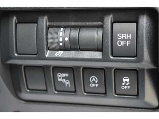 インプレッサスポーツ 2.0 i-L アイサイト 4WD　ワンオーナー車アイサイト搭載4WDアイドリングストップ後退時ブレーキサポート全方位モニター付8インチナビTVバックカメラアダプティブクルーズコントロールETC20パドルシフト 2000