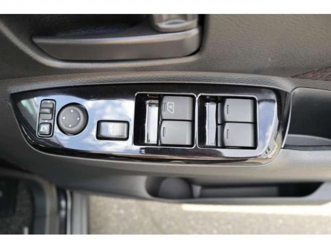 eKクロススペースM 4WD　オーディオレス　LEDヘッドライト　衝突軽減ブレーキ　車線逸脱警報機能　パーキングソナー 660