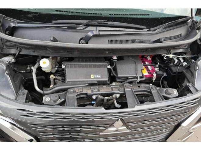 eKクロススペースM 4WD　オーディオレス　LEDヘッドライト　衝突軽減ブレーキ　車線逸脱警報機能　パーキングソナー 660