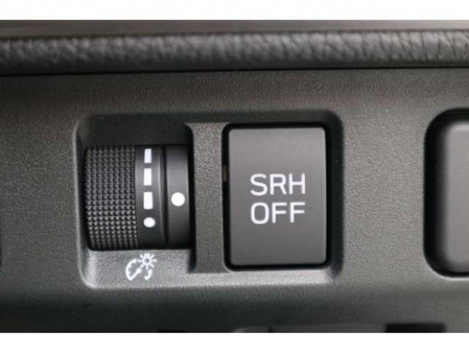 フォレスター2.0i-L アイサイト 4WD　CDオーディオ　ETC　全席シートヒーター　ステアリング連動ヘッドライト　オートライト　オートワイパー　アダプティブクルーズコントロール　パドルシフト 2000