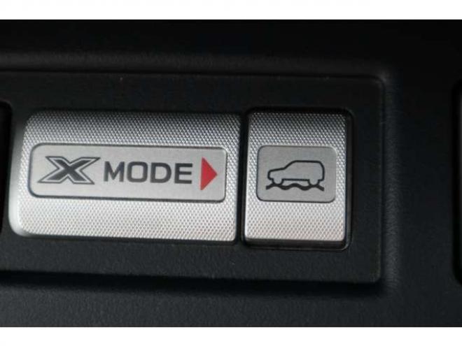 フォレスター2.0i-L アイサイト 4WD　CDオーディオ　ETC　全席シートヒーター　ステアリング連動ヘッドライト　オートライト　オートワイパー　アダプティブクルーズコントロール　パドルシフト 2000