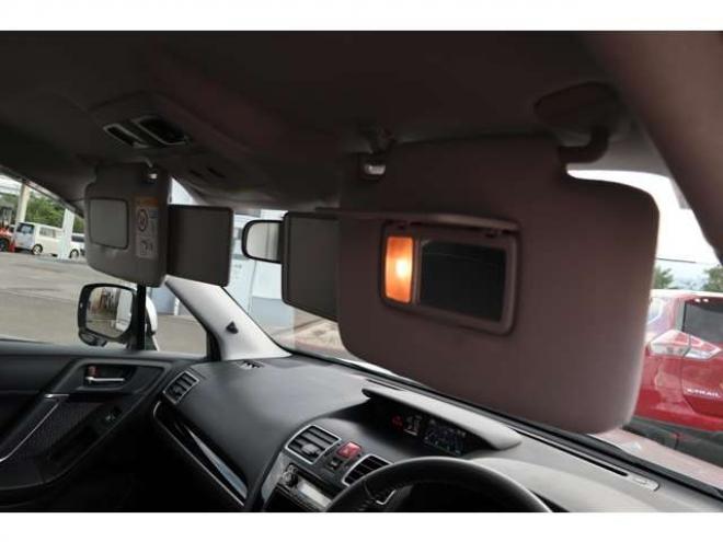 フォレスター2.0i-L アイサイト 4WD　CDオーディオ　ETC　全席シートヒーター　ステアリング連動ヘッドライト　オートライト　オートワイパー　アダプティブクルーズコントロール　パドルシフト 2000