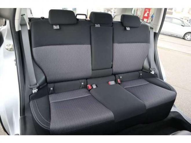 フォレスター2.0i-L アイサイト 4WD　CDオーディオ　ETC　全席シートヒーター　ステアリング連動ヘッドライト　オートライト　オートワイパー　アダプティブクルーズコントロール　パドルシフト 2000