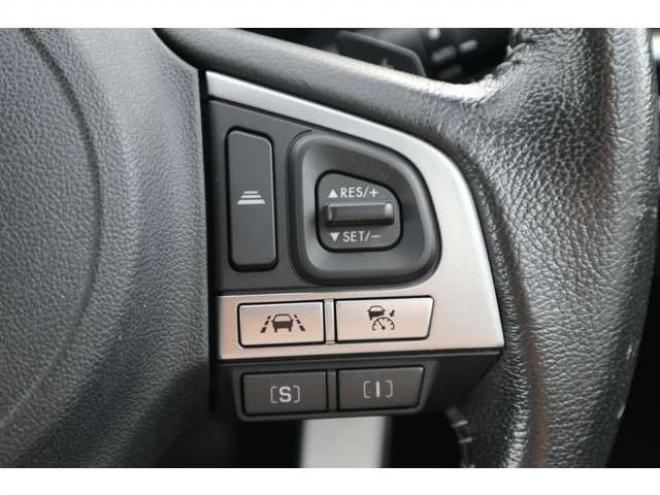 フォレスター2.0i-L アイサイト 4WD　CDオーディオ　ETC　全席シートヒーター　ステアリング連動ヘッドライト　オートライト　オートワイパー　アダプティブクルーズコントロール　パドルシフト 2000