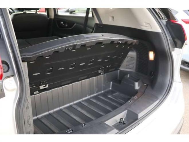 エクストレイル2.0 20S ハイブリッド 4WD　純正フルセグナビ　ETC　アラウンドビューカメラ　パーキングアシスト　ヒルディセントコントロール　クルーズコントロール　パーキングソナー 2000