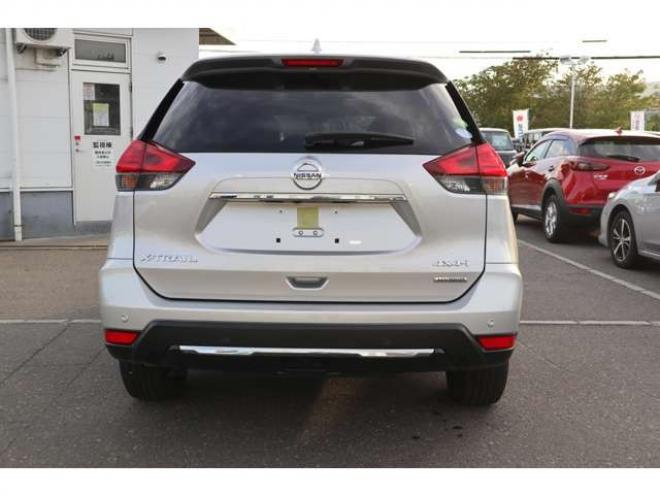 エクストレイル2.0 20S ハイブリッド 4WD　純正フルセグナビ　ETC　アラウンドビューカメラ　パーキングアシスト　ヒルディセントコントロール　クルーズコントロール　パーキングソナー 2000