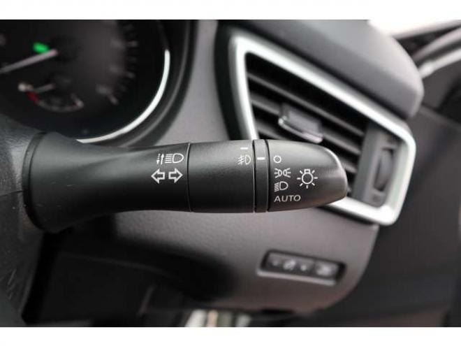 エクストレイル2.0 20X エマージェンシーブレーキパッケージ 2列車 4WD　社外ナビ　バックカメラ　前側ドラレコ 2000