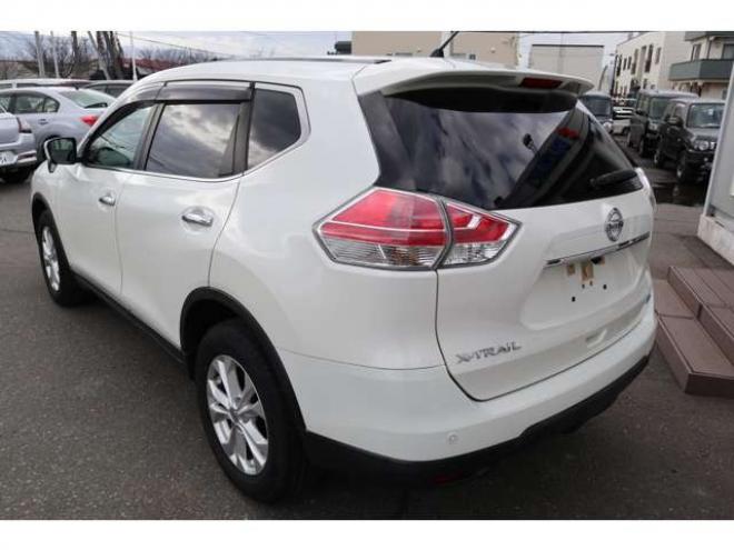 エクストレイル2.0 20X エマージェンシーブレーキパッケージ 2列車 4WD　社外ナビ　バックカメラ　前側ドラレコ 2000